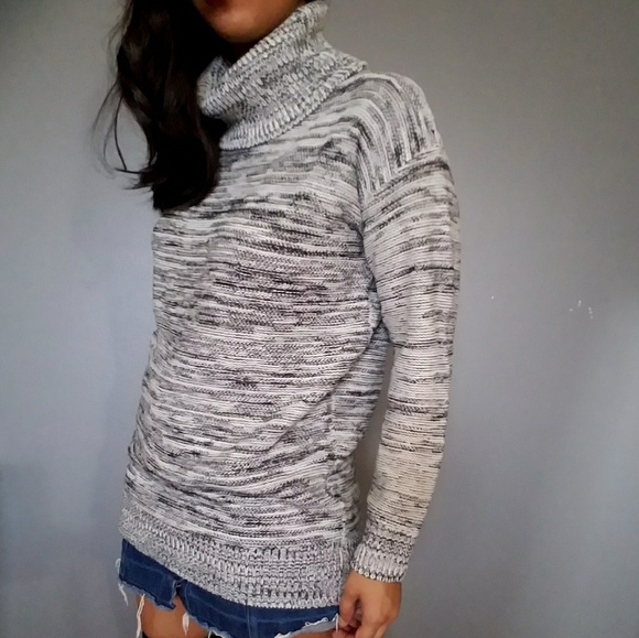 💦2FOR$20💦IVORY GREY TURTLENECK SWEATER - Picture 4 of 7